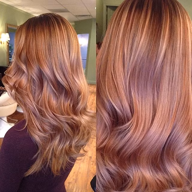 Tóc màu hồng dâu giúp bạn gái trông sang chảnh và xinh đẹp hơn.