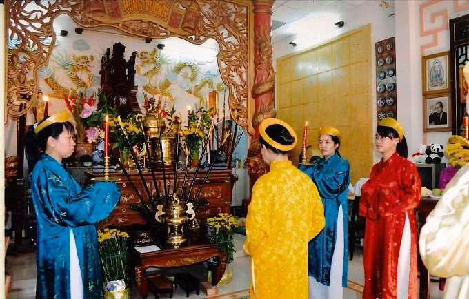 Ban Nữ Quan Âu Lạc chuẩn bị tiến hành tế tổ.