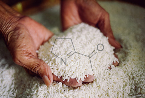 Cơm có thể ăn nguội, vì thế có thể dùng như một loại thức ăn nhanh. Trên thị trường còn xuất hiện những loại gạo luộc sẵn, có thời gian nấu cực nhanh.