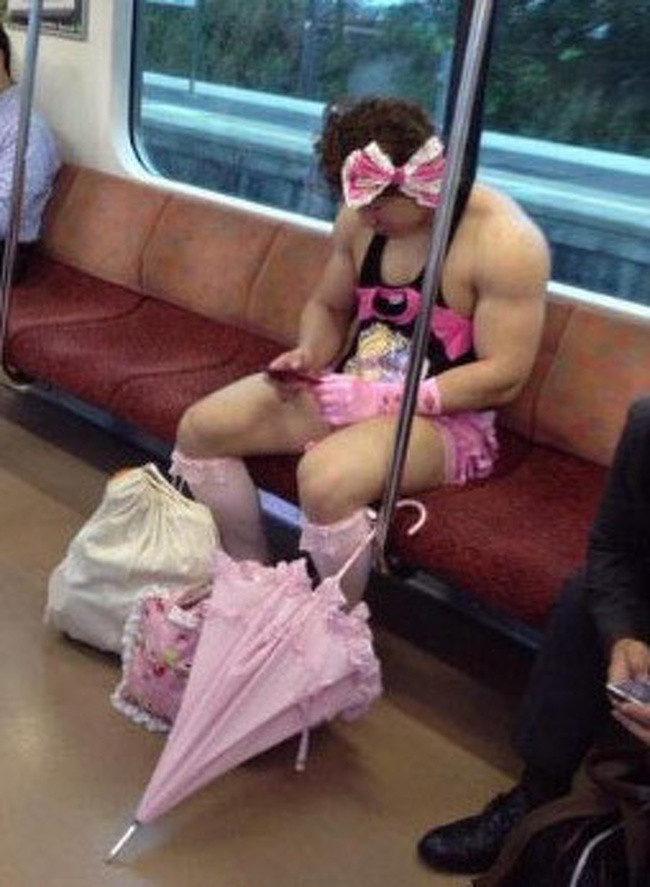 Thời trang "ton sur ton" màu hồng đang thịnh hành?