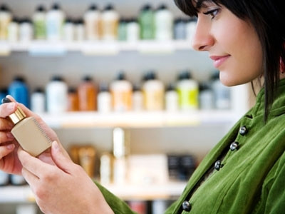 Hai sản phẩm còn lại là 2 dòng nước hoa nổi tiếng của Dior là Dior Homme Sport very cool spray fresh eau de toillete (nước hoa cho nam) và Dior J’Adore L’or Essence de Parfum (nước hoa cho nữ). Hai sản phẩm này bị thu hồi do có thành phần công thức ghi trên nhãn và công thức sản xuất không đúng như hồ sơ đã công bố.