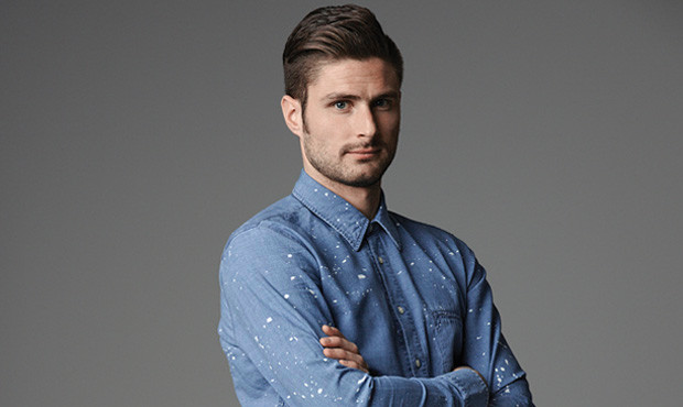 Cách trải tóc lãng tử cũng làm tăng sức hút của anh.