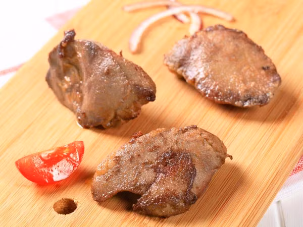 Gan động vật chứa một lượng lớn biotin, giúp tóc mọc nhanh và mượt. Trong đó, gan bò chứa hàm lượng protein cao và các chất dinh dưỡng quan trọng khác như vitamin B7 và folate.