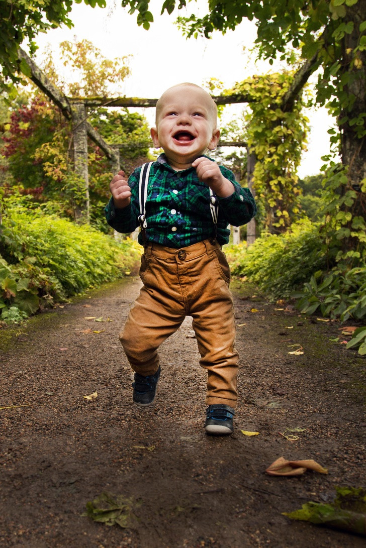 Lần đầu biết đi thật vui.