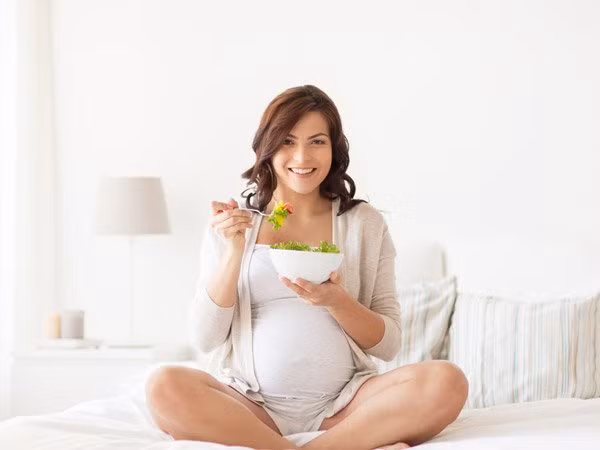 Hạt hạnh nhân ngâm cũng rất tốt cho bà bầu, đem lại nguồn dinh dưỡng tối ưu và năng lượng cho cả mẹ và bào thai.