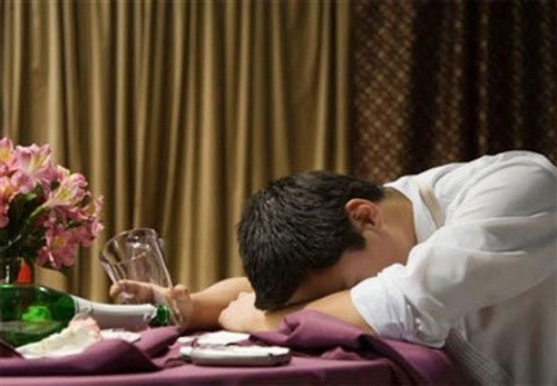 Đàn ông không tỉnh táo, họ nhắc tới nhiều người.