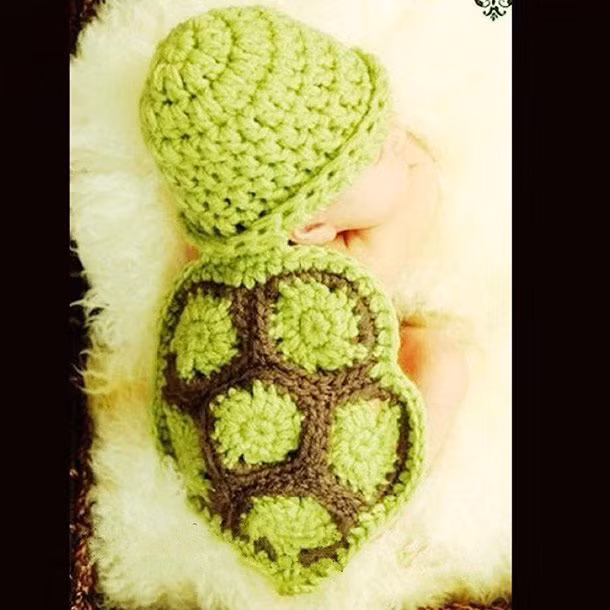 Bộ trang phục hình rùa cho bé sơ sinh.