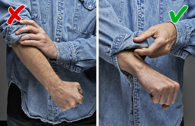 Xắn tay áo sẽ làm cho hình ảnh của bạn thêm trẻ trung và năng động. Tuy nhiên, bạn không nên vò ống tay lên như lò xo.