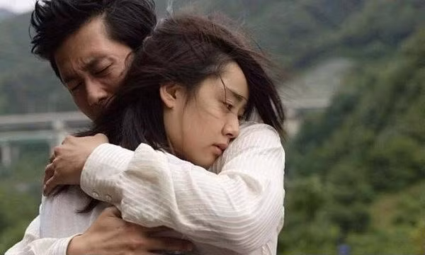 Thật không ngờ, anh dọa tự tử, anh nói sẽ chết nếu tôi bỏ anh. Tôi hoảng hốt không biết phải nói thế nào cho anh hiểu. (Ảnh minh họa).