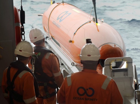 Tàu ngầm tìm kiếm MH370.