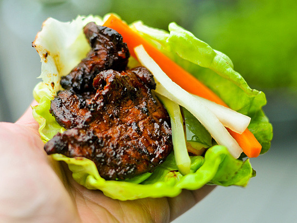 Thịt nướng BBQ (Bulgogi), món ngon Hàn Quốc xuất hiện nhiều trong các phim ảnh, rất được người dân xứ Hàn ưa chuộng.