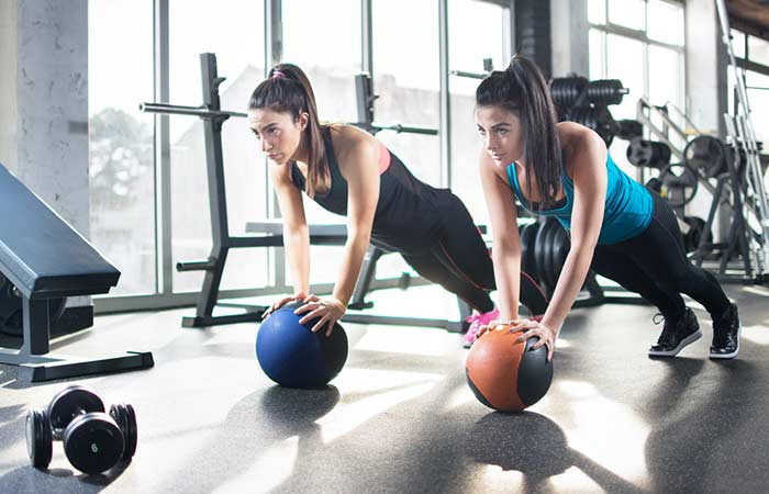 Tập thể dục thường xuyên là rất quan trọng khi bạn đang đối phó với chứng ăn uống theo cảm xúc và béo phì.