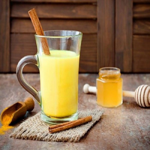 Làm chậm quá trình lão hóa: Thức uống này giúp cải thiện quá trình lưu thông máu và thúc đẩy việc sản xuất các tế bào khỏe mạnh hơn. Vì vậy, nước nghệ ấm làm chậm quá trình lão hóa một cách hiệu quả.