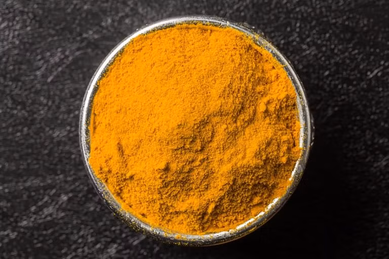 Ngăn ngừa bệnh Alzheimer: Uống nước pha tinh bột nghệ có thể ngăn ngừa và làm chậm sự phát triển của bệnh Alzheimer (bệnh mất trí nhớ ở người lớn tuổi).