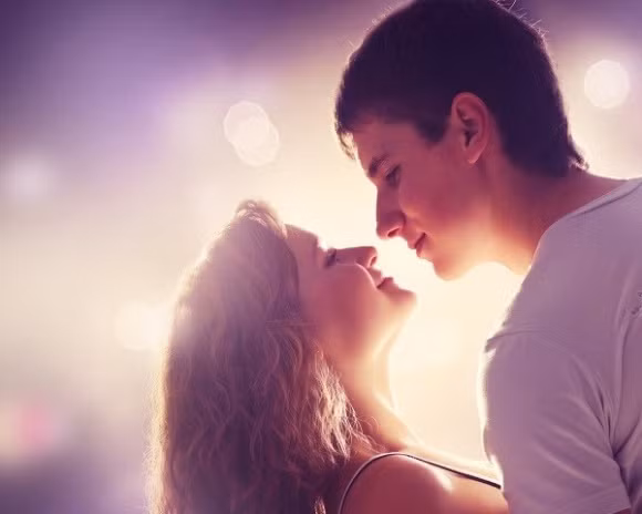 Qua những dòng tin nhắn, cuộc trò chuyện, tôi nhận thấy em là một cô gái rất thông minh, nhanh nhẹn (Ảnh minh họa).