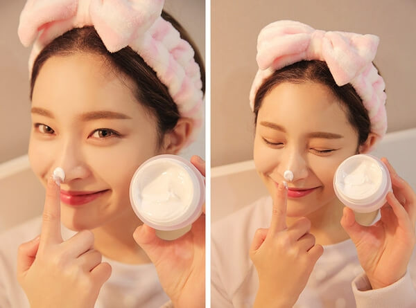 Dưỡng ẩm da là bước quan trọng không nên bỏ qua vào mùa hè nóng bức. Dù bạn sở hữu làn da khô hay da dầu, hãy luôn lưu ý dưỡng ẩm ngay sau bước làm sạch và cân bằng da.