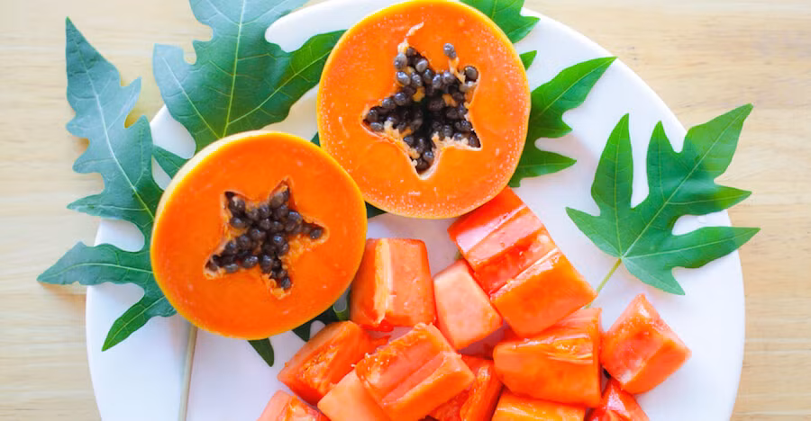 Cải thiện sức khỏe thị giác: Đu đủ chứa vitamin A, bảo vệ thị lực của bạn và giúp ngăn ngừa một số bệnh về mắt như đục thủy tinh thể và thoái hóa điểm vàng.