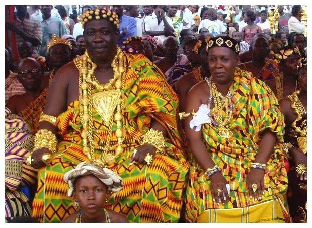 Họ cho rằng vàng bạc chính là tượng trưng cho thân phận và địa vị.