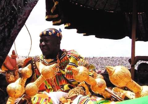 Những vật dụng hàng ngày đều phải làm từ…vàng.