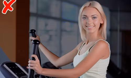 Bạn cần tránh thể dục trước khi ngủ bởi điều này sẽ đánh thức cơ thể bạn và khiến bạn khó chìm vào giấc ngủ.