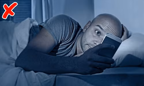 Hãy tắt tất cả các thiết bị điện tử trong phòng ngủ bởi chúng làm cản trở việc sản xuất hormon hỗ trợ giấc ngủ, melatonin của cơ thể.