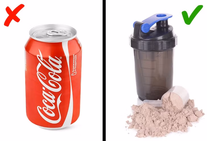 Dùng khoảng 30 gram protein lắc với nước và uống trước khi đi ngủ. Nghiên cứu đã chứng minh rằng mẹo giảm cân này giúp tăng số lượng calo cơ thể đốt cháy trong khi nghỉ ngơi. Protein cũng hỗ trợ trong việc phục hồi và tăng khối lượng cơ bắp nhiều hơn.