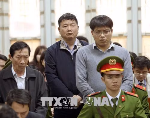 Bị cáo Đinh La Thăng tại tòa. Ảnh: TTXVN.