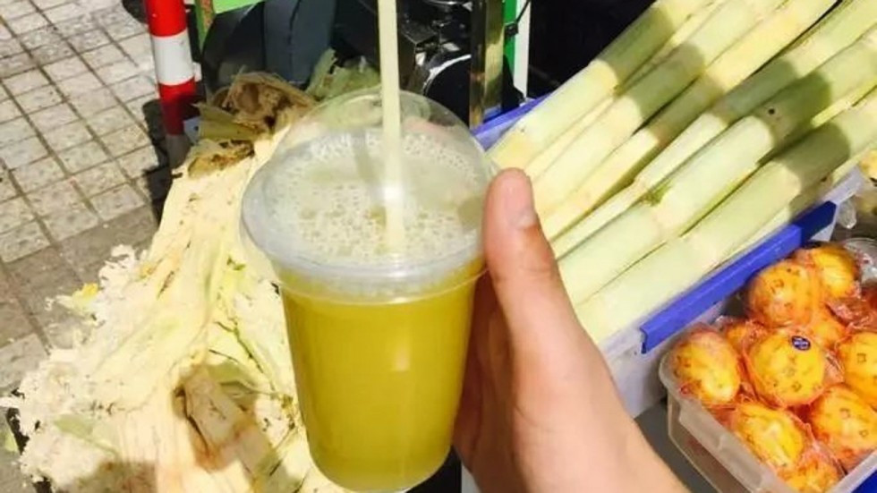 Giảm cholesterol xấu: Nước mía không chứa cholesterol và thậm chí có thể chống lại cholesterol xấu có trong máu, điều này có thể khiến bạn giảm cân dễ dàng.