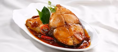 Thời kỳ suy mòn bỏng nên ăn nhiều cá thu để bổ sung axit amin làm tăng tiến trình tổng hợp mô sợi dưới da.