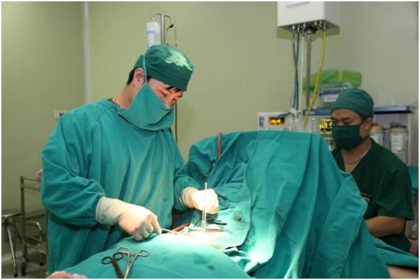 Các bác sĩ đã phẫu thuật và bảo tồn được tử cung cho bệnh nhân. Ảnh: BVCC.