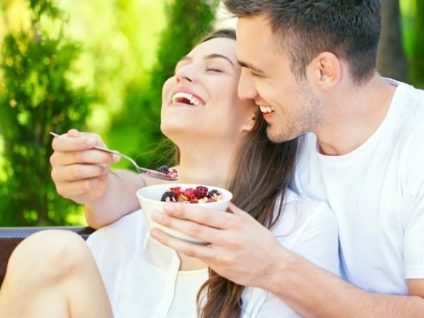 Ngoài những lưu ý trên về chăm sóc “cậu nhỏ” cho cánh mày râu để phòng tránh ung thư, bạn có thể bổ sung các loại thực phẩm tốt cho sức khỏe của bộ phận sinh dục. Ảnh: Internet.