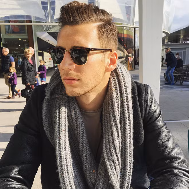 Sở hữu chiều cao 1m89 khiến anh chàng 23 tuổi chẳng kém cạnh chân dài nào trong làng thời trang.