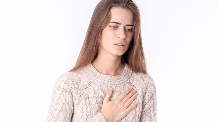 Bảo vệ tim: Các vi khuẩn chịu trách nhiệm cho sự hình thành cao răng và mảng bám có thể xâm nhập vào máu, tác động đến các động mạch, gây ra cục máu đông. Điều này có thể tăng nguy cơ mắc vấn đề về tim mạch.