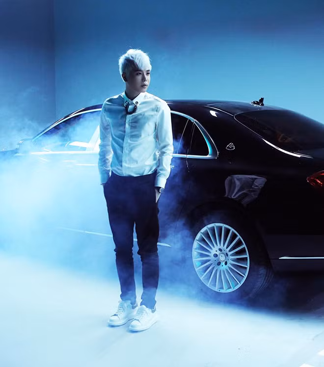 Trịnh Thăng Bình đã rất khéo léo lựa chọn và mix đồ để có những bộ trang phục rất đơn giản mà lịch lãm.