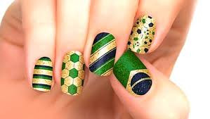 Các mẫu nail hình trái bóng thể hiện tình yêu World Cup 2018.