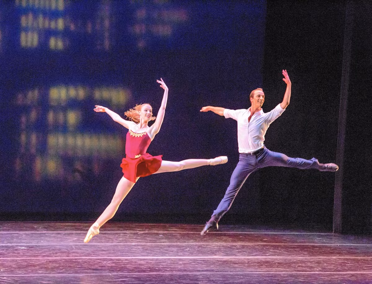 Chống trầm cảm: Một nghiên cứu cho thấy nhảy múa giúp nâng cao tinh thần và giúp chống lại trầm cảm.