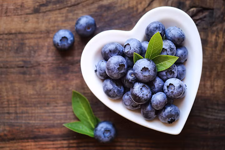 Quả việt quất chứa nhiều chất chống oxy hoá, có thể chống lại các tế bào ung thư vú.