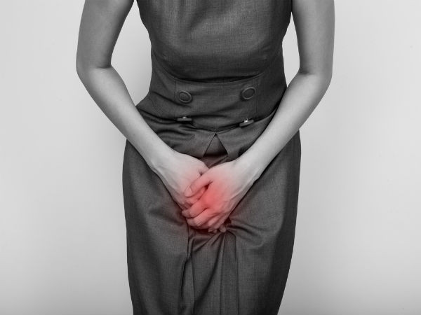 Thói quen mặc quần lót được làm từ vật liệu như ren, satin... trong nhiều giờ, có thể gây kích ứng các mô của “cô bé” và gây viêm. Vì vậy, bạn nên mặc quần lót cotton và thay mỗi ngày để giảm thiểu nguy cơ nhiễm trùng và viêm.