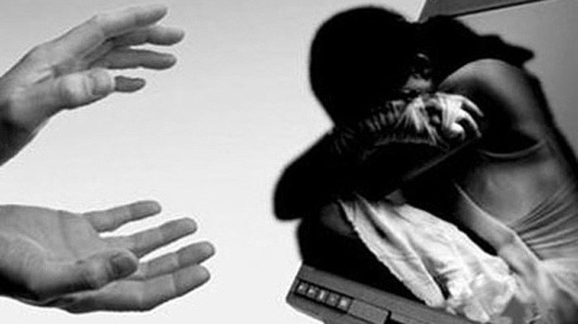 Thoat than khi bi lua ban, co gai ban nguoc ke buon nguoi