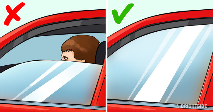 Đóng cửa sổ xe hơi là cách ngăn các loại phấn hoa và bụi từ đường phố có thể gây dị ứng.