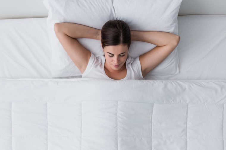 Tuổi thọ của đệm: Chiếc đệm hiện nay thường có tuổi thọ kéo dài khoảng 8 đến 10 năm. Sau nhiều năm sử dụng, đệm sẽ tích tụ dầu, hơi ẩm và da chết.