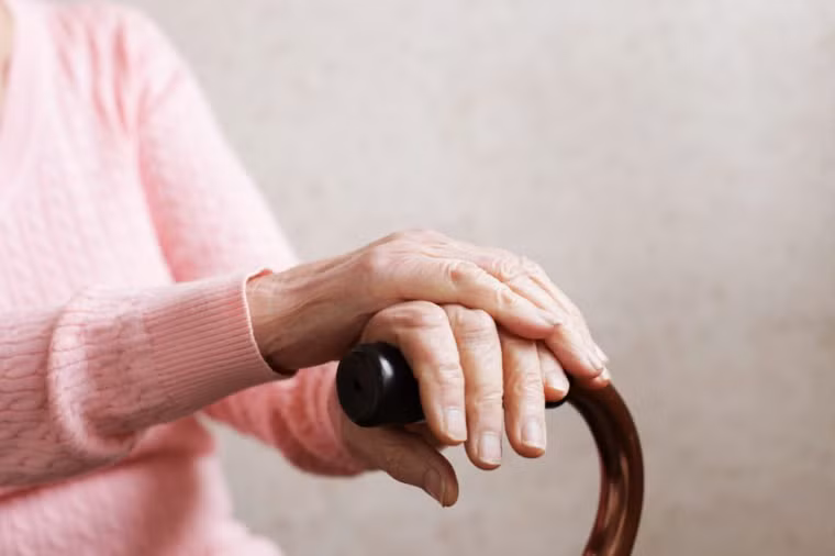 Giảm triệu chứng viêm khớp: Với những đặc tính kháng viêm, chất curcumin trong nghệ có thể giúp giảm nhẹ những triệu chứng của bệnh viêm khớp dạng thấp.