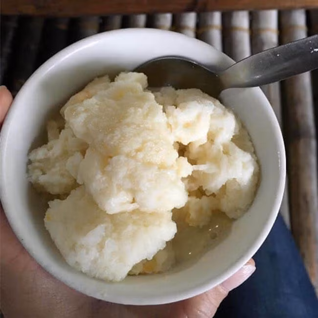 Kem trứng muối có vị mặn và ngọt cùng một lúc, mùi hương cũng rất đặc biệt. Ảnh: Internet.