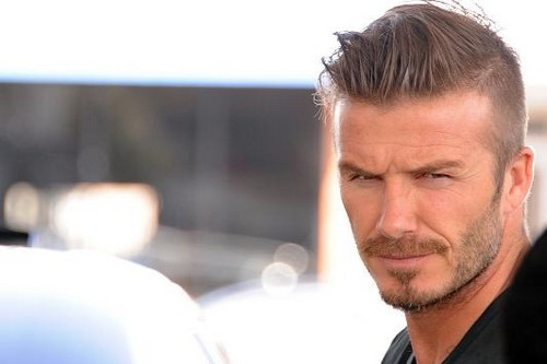 Cựu cầu thủ David Beckham được chẩn đoán rối loạn ám ảnh cưỡng chế (OCD). Anh luôn bị sự sạch sẽ và ngăn nắp ám ảnh. Với anh, mọi thứ phải gọn gàng, đi theo cặp.