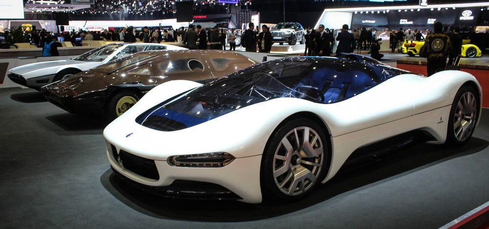 Thương hiệu Italy Pininfarina từng kỷ niệm 75 năm thành lập với concept Masacara Birdcage tại GMS 2005. Dựa trên bộ khung sườn chiếc Maserati MC 12, Birdcage được trang bị động cơ V12 6.0L công suất 700 mã lực. Mẫu xe này được đánh giá đi trước thời đại khi sở hữu hệ thống di động kỹ thuật số phát triển bởi Motorola.