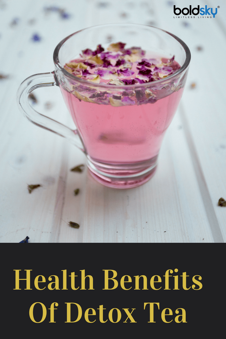 Uống trà có thể giúp thải độc tố gây ảnh hưởng đến hệ miễn dịch, sự trao đổi chất và làm giảm khả năng chống lại bệnh tật. Uống một tách trà mỗi ngày sẽ làm giảm sự tích tụ độc tố và tăng cường hoạt động giải độc gan.