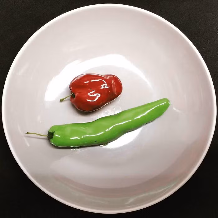 Hai trái ớt này chính là chiếc bánh ngọt ngào. Ảnh: BS.