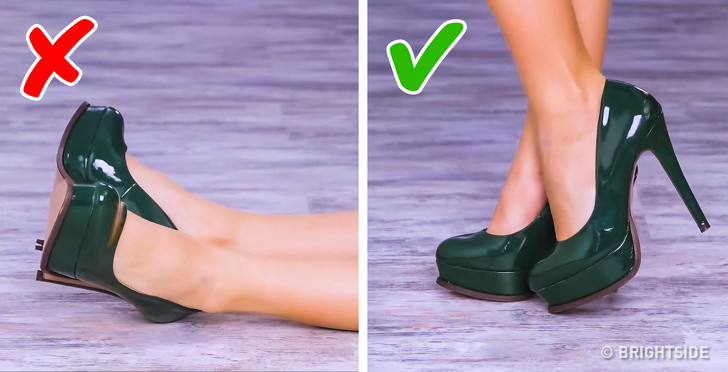 Hãy sử dụng giấy nhám nếu đế giày bạn bị trơn trượt. Chà lòng đế giày theo chuyển động tròn rồi chà từ gót chân đến bàn chân