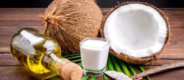 Dầu dừa chứa các axit béo thiết yếu cũng như chất chống oxy hoá, giúp điều chỉnh chu kỳ kinh nguyệt và làm giảm lượng kinh. Uống dấu dừa có hiệu quả nhanh chỉ trong vài giờ. Ảnh: Internet.