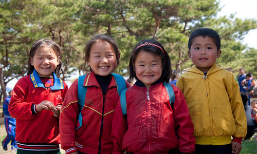 Dường như khá ít đứa trẻ ở Triều Tiên có được thời thơ ấu vô tư như bao bạn bè đồng tuổi khác.